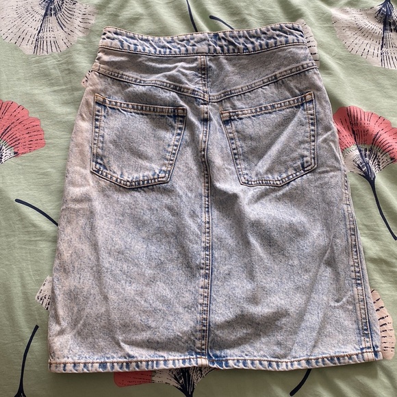 H&M - Acid Wash Pencil Skirt - Size 4 - Picture 3 of 6